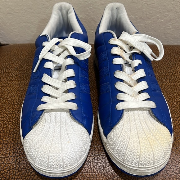 Classic Throwback Adidas Sneakers Royal Blue with White Toe area & shoestrings! - Picture 2 of 8
